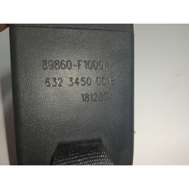Recambio de enganche cinturon trasero izquierdo para kia sportage 1.6 crdi cat referencia OEM IAM 89860F1000WK-632345000B  