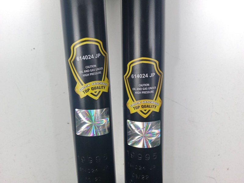 Recambio de juego amortiguadores trasero para nissan serena van (c23) 2.3 referencia OEM IAM 19995-614024JP  