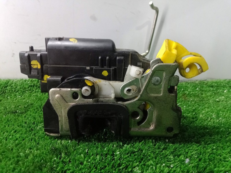 Recambio de cerradura puerta trasera izquierda para dacia duster 1.5 dci diesel fap cat referencia OEM IAM NOTIENEREFERENCIA  
