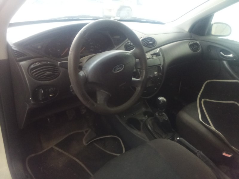 ford focus i sedán (dfw) del año 2002