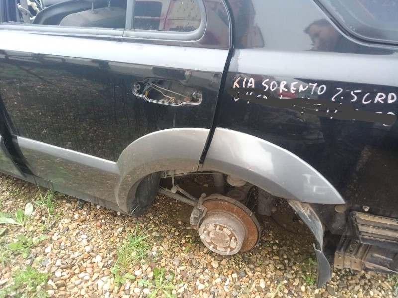 Recambio de aletin trasero izquierdo para kia sorento 2.5 crdi cat referencia OEM IAM   