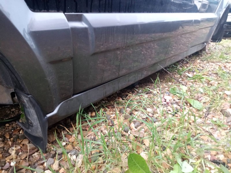 Recambio de faldon lateral para kia sorento 2.5 crdi cat referencia OEM IAM   