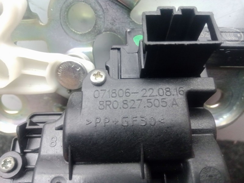 Recambio de cerradura maletero / porton para seat toledo iv (kg3) 1.6 tdi referencia OEM IAM 8R0827505A  