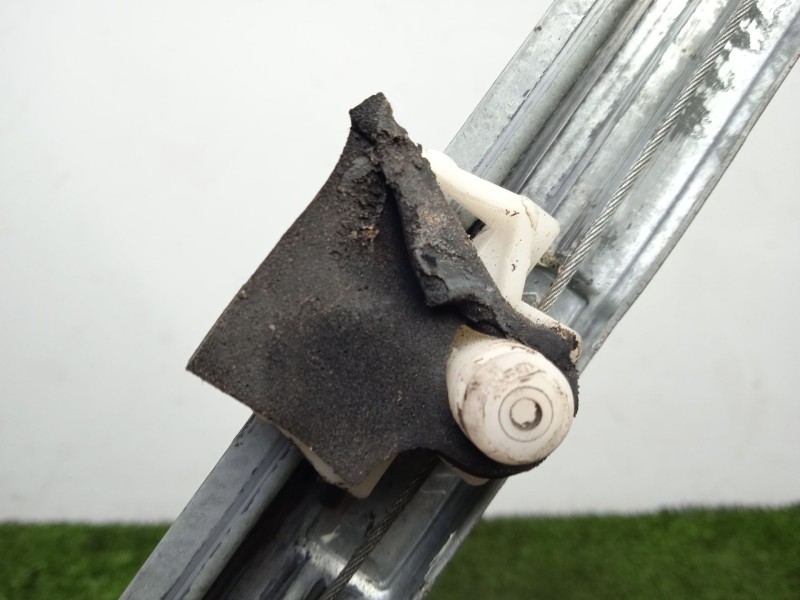 Recambio de elevalunas delantero izquierdo para renault clio ii (bb_, cb_) 1.5 dci (b/c2j) referencia OEM IAM SINREF. 5.PUERTAS 