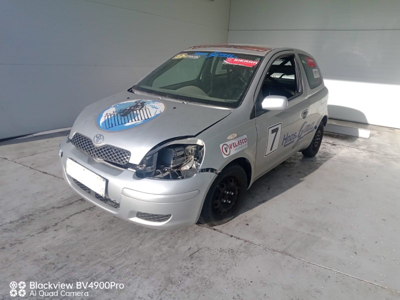 toyota yaris (_p1_) del año 2004