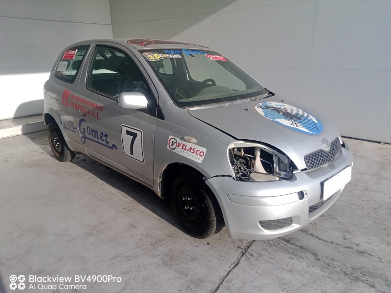 toyota yaris (_p1_) del año 2004