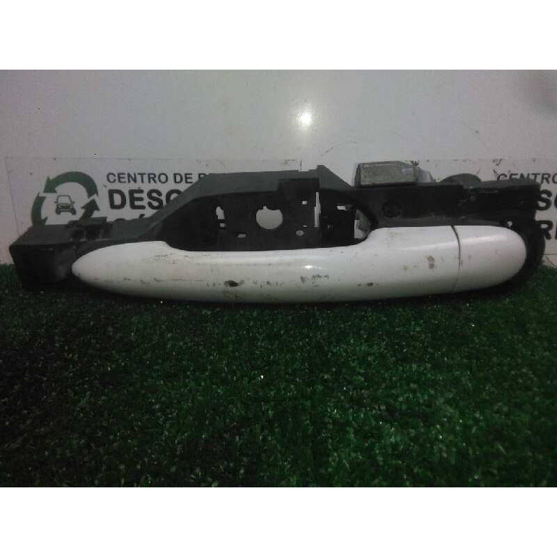 Recambio de maneta exterior delantera derecha para renault laguna iii 2.0 dci diesel cat referencia OEM IAM 226526 BLANCO 