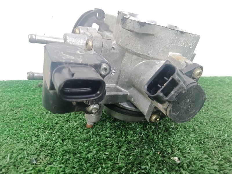 Recambio de caja mariposa para toyota yaris (_p1_) 1.3 (scp12_, scp13_) referencia OEM IAM 222100J010  