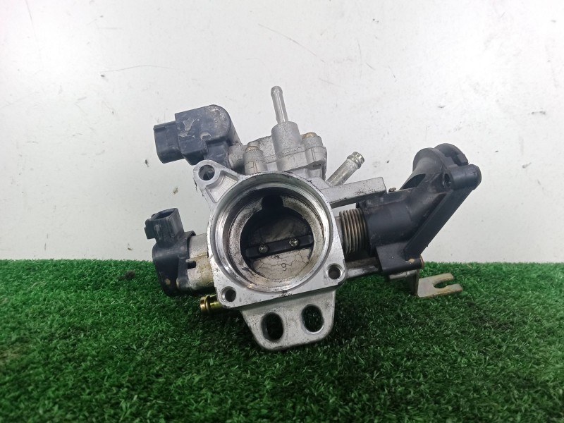 Recambio de caja mariposa para toyota yaris (_p1_) 1.3 (scp12_, scp13_) referencia OEM IAM 222100J010  