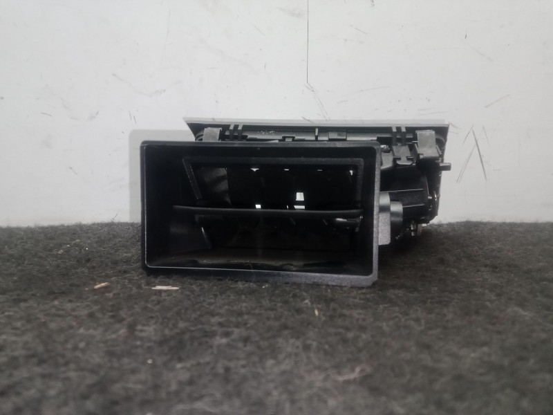 Recambio de aireador delantero izquierdo para seat toledo iv (kg3) 1.6 tdi referencia OEM IAM 5JA819701D  