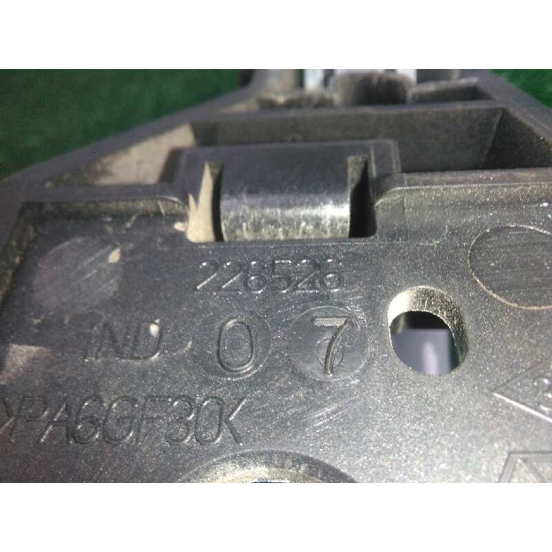 Recambio de maneta exterior delantera derecha para renault laguna iii 2.0 dci diesel cat referencia OEM IAM 226526 BLANCO 
