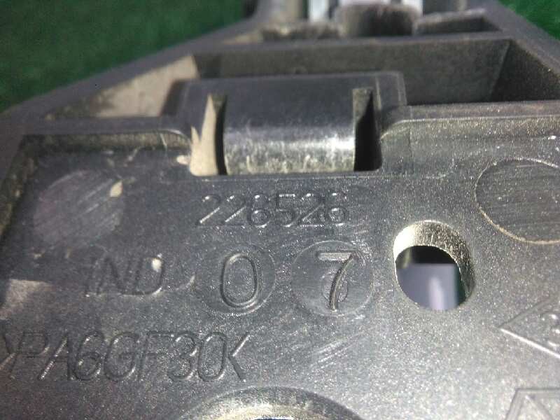 Recambio de maneta exterior delantera derecha para renault laguna iii 2.0 dci diesel cat referencia OEM IAM 226526 BLANCO 