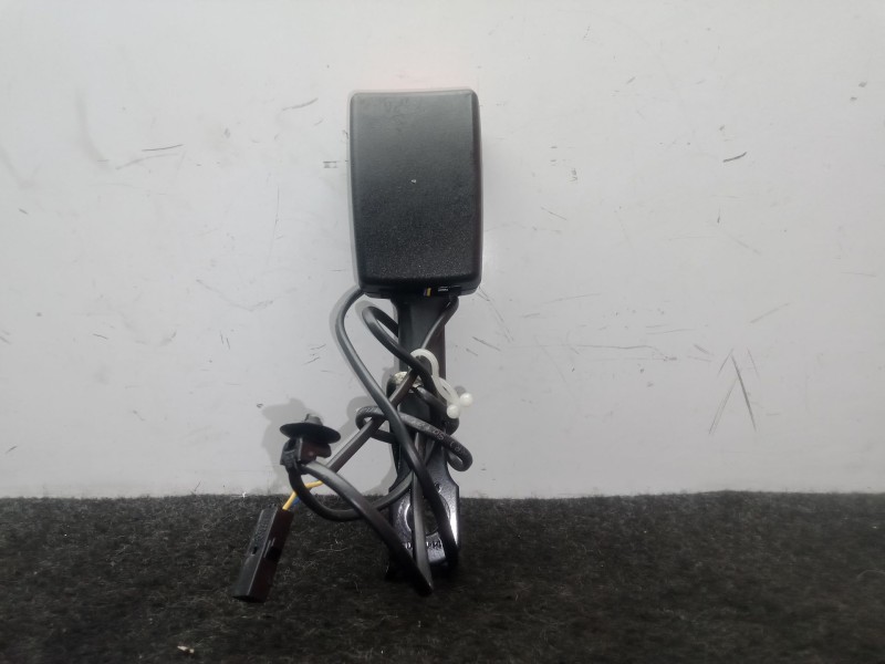 Recambio de enganche cinturon delantero izquierdo para seat toledo iv (kg3) 1.6 tdi referencia OEM IAM 5JA857755A  