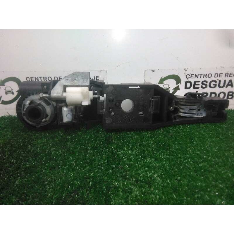 Recambio de maneta exterior delantera derecha para renault laguna iii 2.0 dci diesel cat referencia OEM IAM 226526 BLANCO 