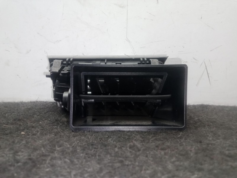 Recambio de aireador delantero derecho para seat toledo iv (kg3) 1.6 tdi referencia OEM IAM 5JA819702D  