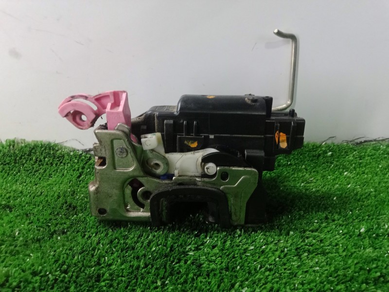 Recambio de cerradura puerta trasera derecha para dacia duster 1.5 dci diesel fap cat referencia OEM IAM NOTIENEREFERENCIA  