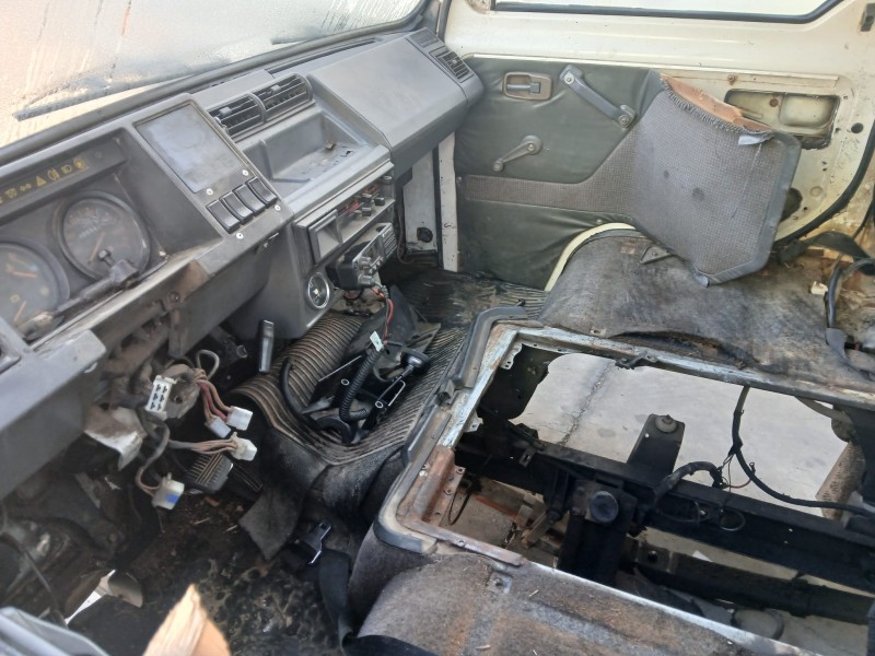 nissan trade caja/chasis del año 1989