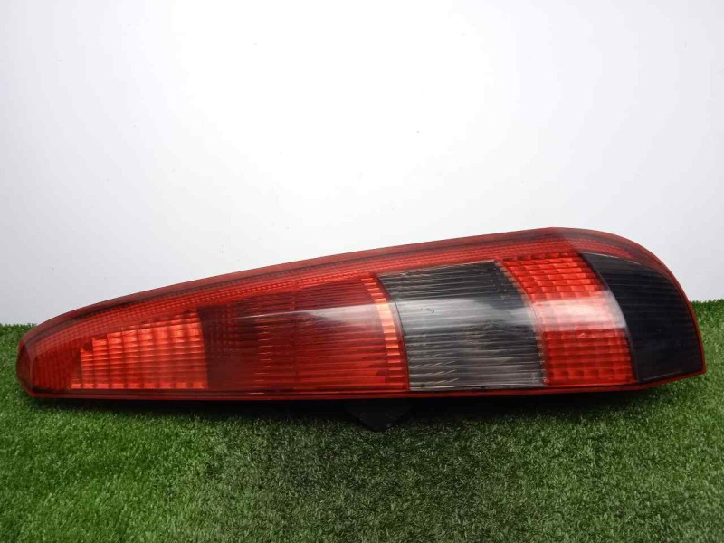 Recambio de piloto trasero derecho para ford fiesta (cbk) 1.4 tdci cat referencia OEM IAM 2S6113A602B 1.SERIE - CON.TARAS 5.PUER