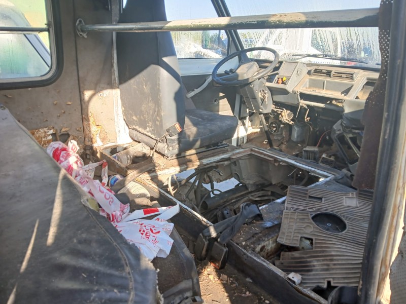 nissan trade caja/chasis del año 1990