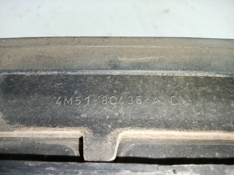 Recambio de rejilla delantera para ford focus berlina (cap) referencia OEM IAM 4M518C436AC  