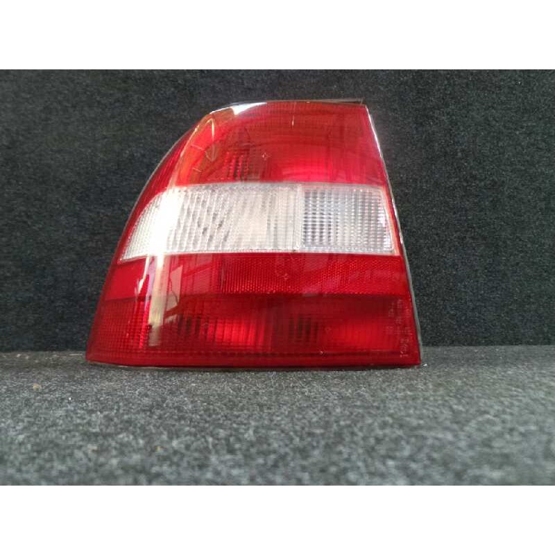 Recambio de piloto trasero izquierdo para opel vectra b berlina 1.6 16v referencia OEM IAM  VECTRA.B - 4.PUERTAS 95-99 - BLANCO