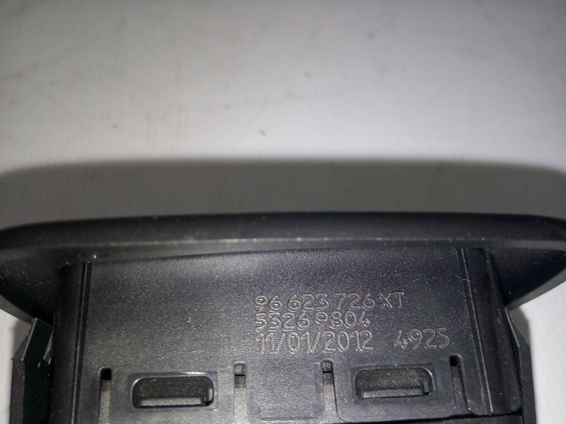 Recambio de mando elevalunas trasero derecho para citroën c5 berlina 1.6 hdi fap referencia OEM IAM 96623726XT-53269804 DELPHI 4