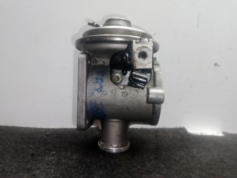 Recambio de valvula egr para bmw 5 touring (e61) 525 d referencia OEM IAM 70045000  