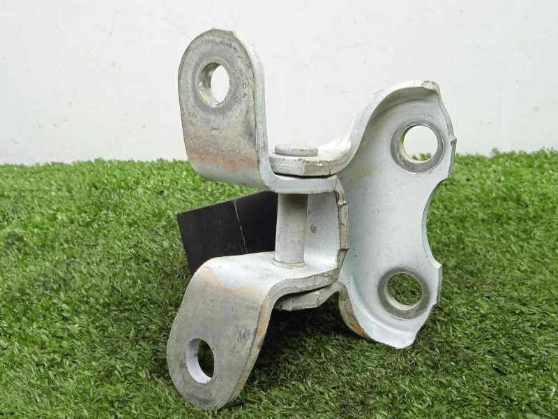 Recambio de bisagra para toyota land cruiser (j15) 3.0 turbodiesel cat referencia OEM IAM 6874012120 DELANTERA.IZQUIERDA INFERIO