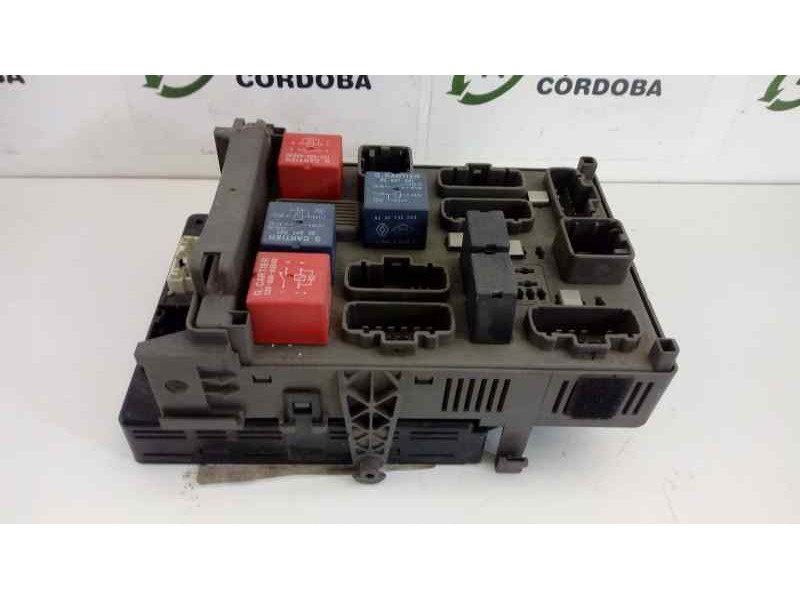 Recambio de caja reles / fusibles para renault megane ii berlina 3p referencia OEM IAM 8200179410-55RDR1212-8200179410  