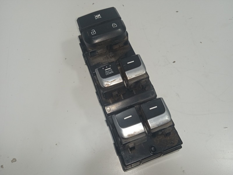 Recambio de mando elevalunas delantero izquierdo para kia sportage 1.6 crdi cat referencia OEM IAM 93570F1300-1901070000297 4.BO