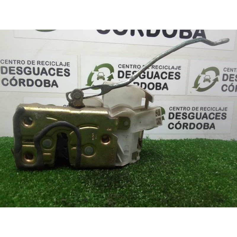 Recambio de cerradura puerta delantera derecha para toyota avensis berlina (t 22) 2.0 d4-d luna (5-ptas.) referencia OEM IAM 065