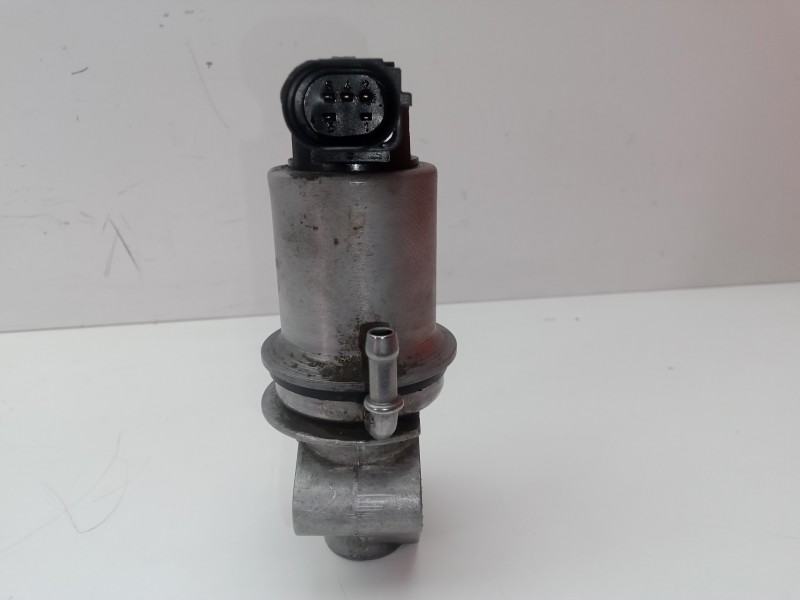 Recambio de valvula egr para skoda octavia berlina (1u2) 1.6 referencia OEM IAM 72257402-06A131501F PIERBURG 5.PINES