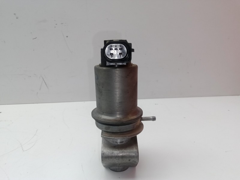 Recambio de valvula egr para volkswagen golf iv berlina (1j1) 1.6 16v referencia OEM IAM 72278507-03D131503B  