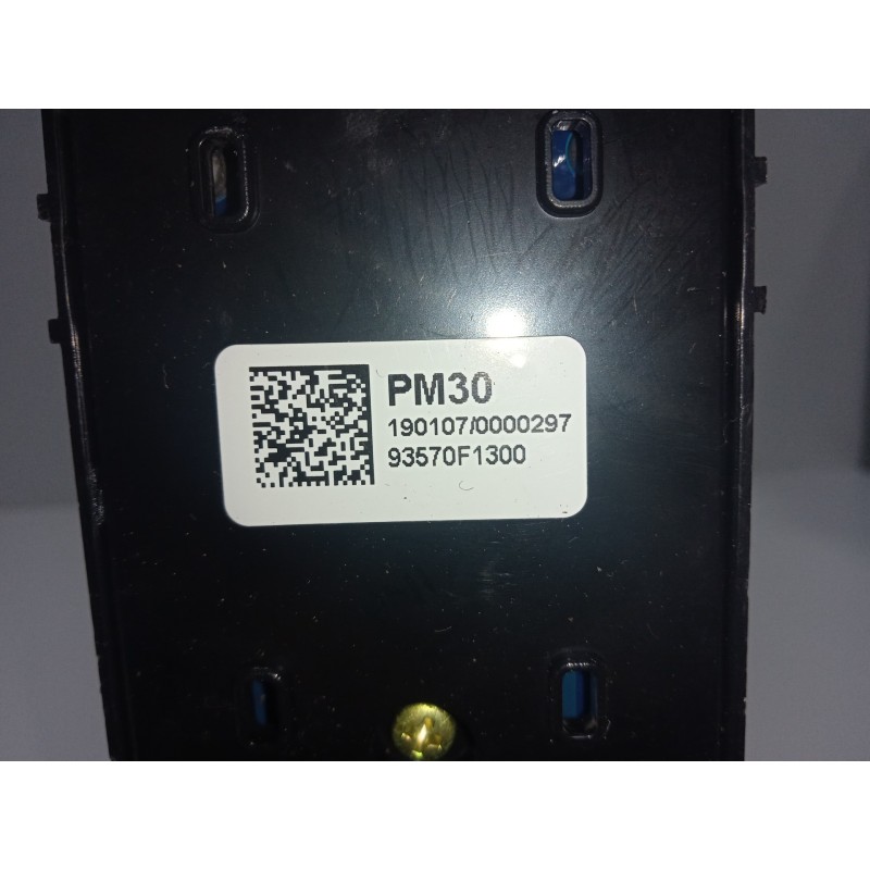 Recambio de mando elevalunas delantero izquierdo para kia sportage 1.6 crdi cat referencia OEM IAM 93570F1300-1901070000297 4.BO