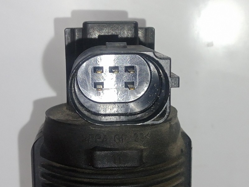 Recambio de valvula egr para volkswagen golf v berlina (1k1) 1.4 16v referencia OEM IAM 036131503T-72824804  