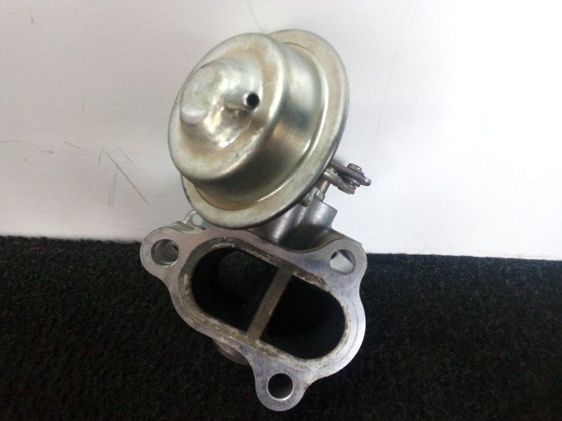 Recambio de valvula egr para toyota corolla (e15) 1.4 turbodiesel cat referencia OEM IAM 2580033010  