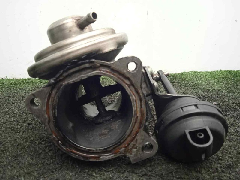 Recambio de valvula egr para volkswagen polo berlina (6n2) 1.4 tdi referencia OEM IAM 045131501C  