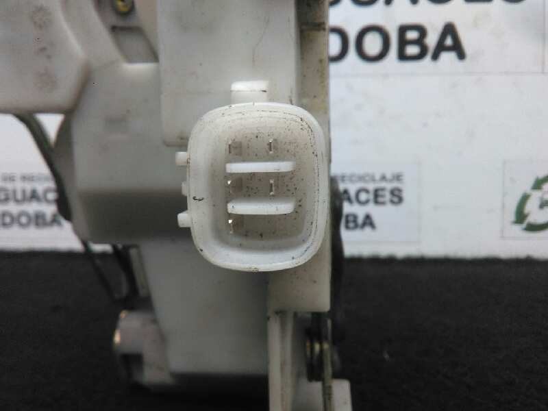 Recambio de cerradura puerta delantera izquierda para toyota avensis berlina (t 22) 2.0 d4-d luna (5-ptas.) referencia OEM IAM 1