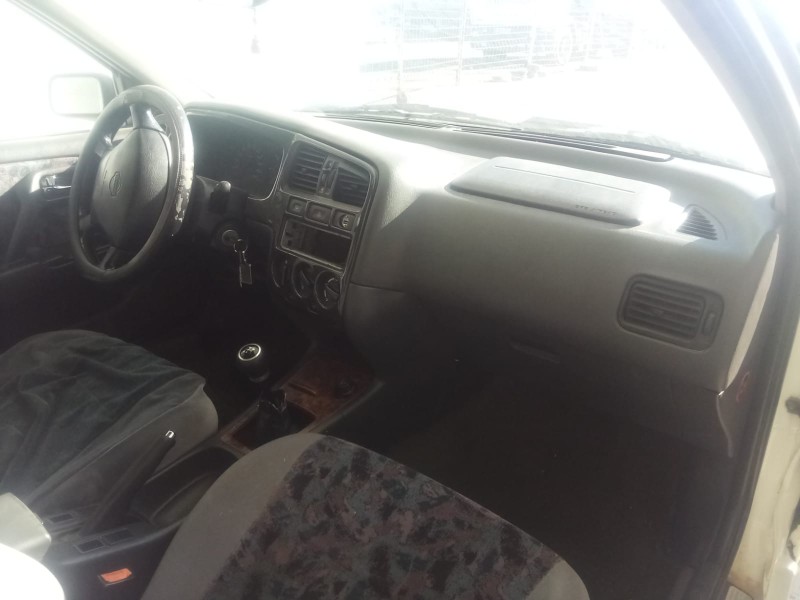 nissan primera (p11) del año 1999