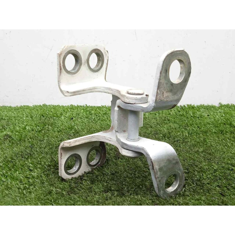 Recambio de bisagra para toyota land cruiser (j15) 3.0 turbodiesel cat referencia OEM IAM 6880160050 PORTON SUPERIOR - INFERIOR