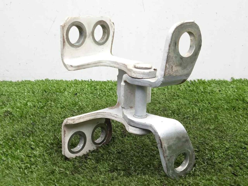 Recambio de bisagra para toyota land cruiser (j15) 3.0 turbodiesel cat referencia OEM IAM 6880160050 PORTON SUPERIOR - INFERIOR