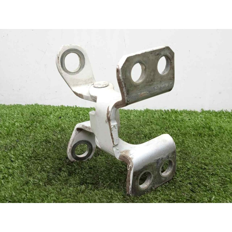 Recambio de bisagra para toyota land cruiser (j15) 3.0 turbodiesel cat referencia OEM IAM 6880160050 PORTON SUPERIOR - INFERIOR