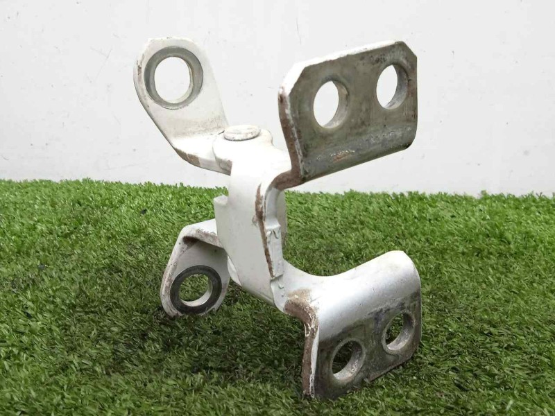 Recambio de bisagra para toyota land cruiser (j15) 3.0 turbodiesel cat referencia OEM IAM 6880160050 PORTON SUPERIOR - INFERIOR