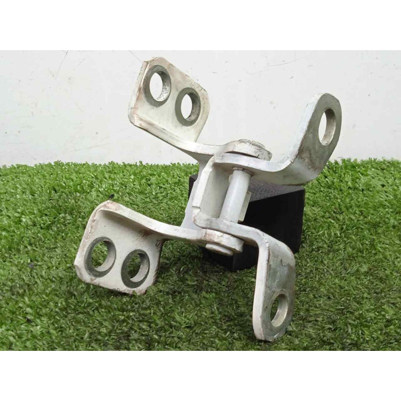 Recambio de bisagra para toyota land cruiser (j15) 3.0 turbodiesel cat referencia OEM IAM 6880160050 PORTON SUPERIOR - INFERIOR