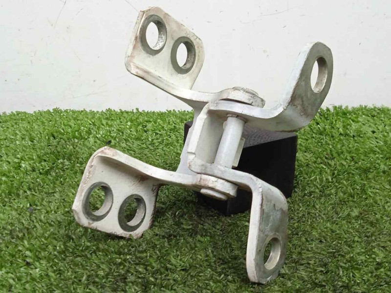 Recambio de bisagra para toyota land cruiser (j15) 3.0 turbodiesel cat referencia OEM IAM 6880160050 PORTON SUPERIOR - INFERIOR