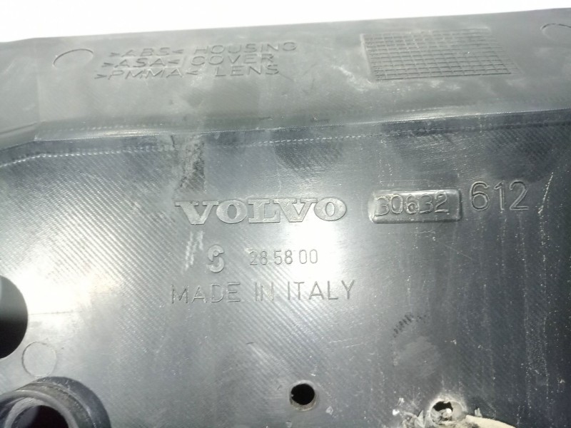 Recambio de piloto trasero central para volvo v40 station wagon (645) 1.8 referencia OEM IAM 30632612  01-04