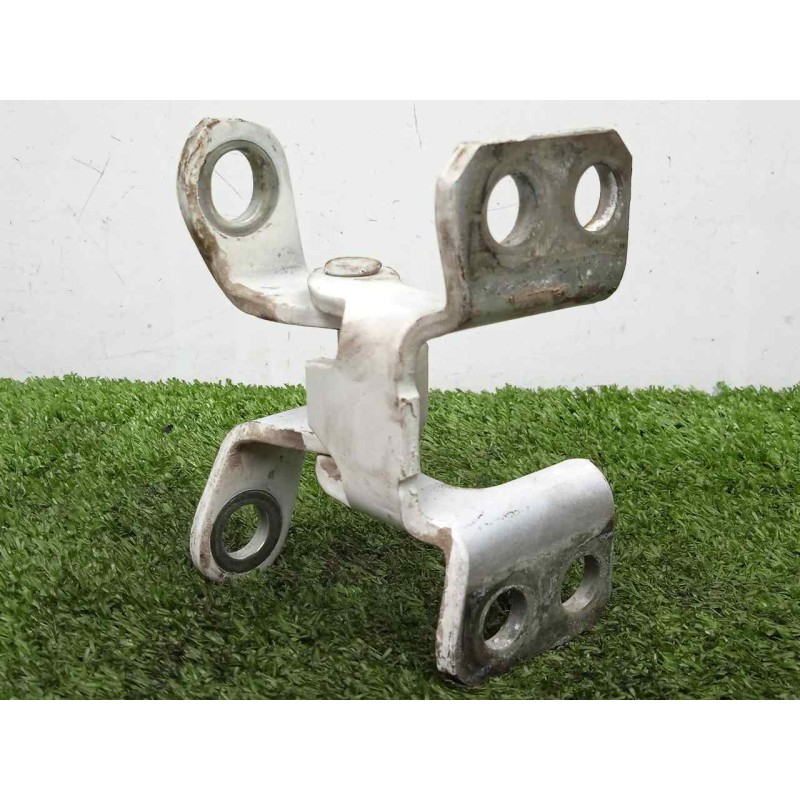 Recambio de bisagra para toyota land cruiser (j15) 3.0 turbodiesel cat referencia OEM IAM 6880160050 PORTON SUPERIOR - INFERIOR