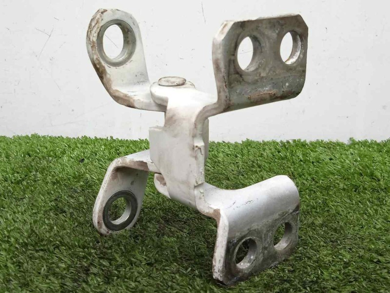 Recambio de bisagra para toyota land cruiser (j15) 3.0 turbodiesel cat referencia OEM IAM 6880160050 PORTON SUPERIOR - INFERIOR