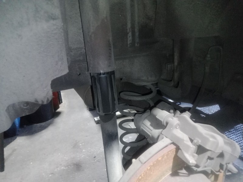 Recambio de amortiguador trasero derecho para seat leon st (5f8) 1.6 tdi referencia OEM IAM   