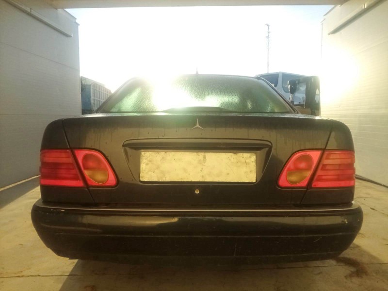 mercedes-benz clase e (w210) del año 1998
